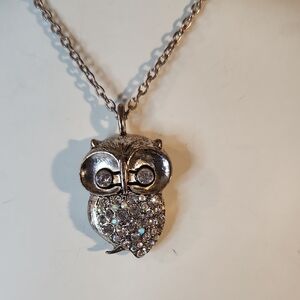 Vintage | Silvertone Crystal Rhinestone Owl Pendant Necklace Adjustable